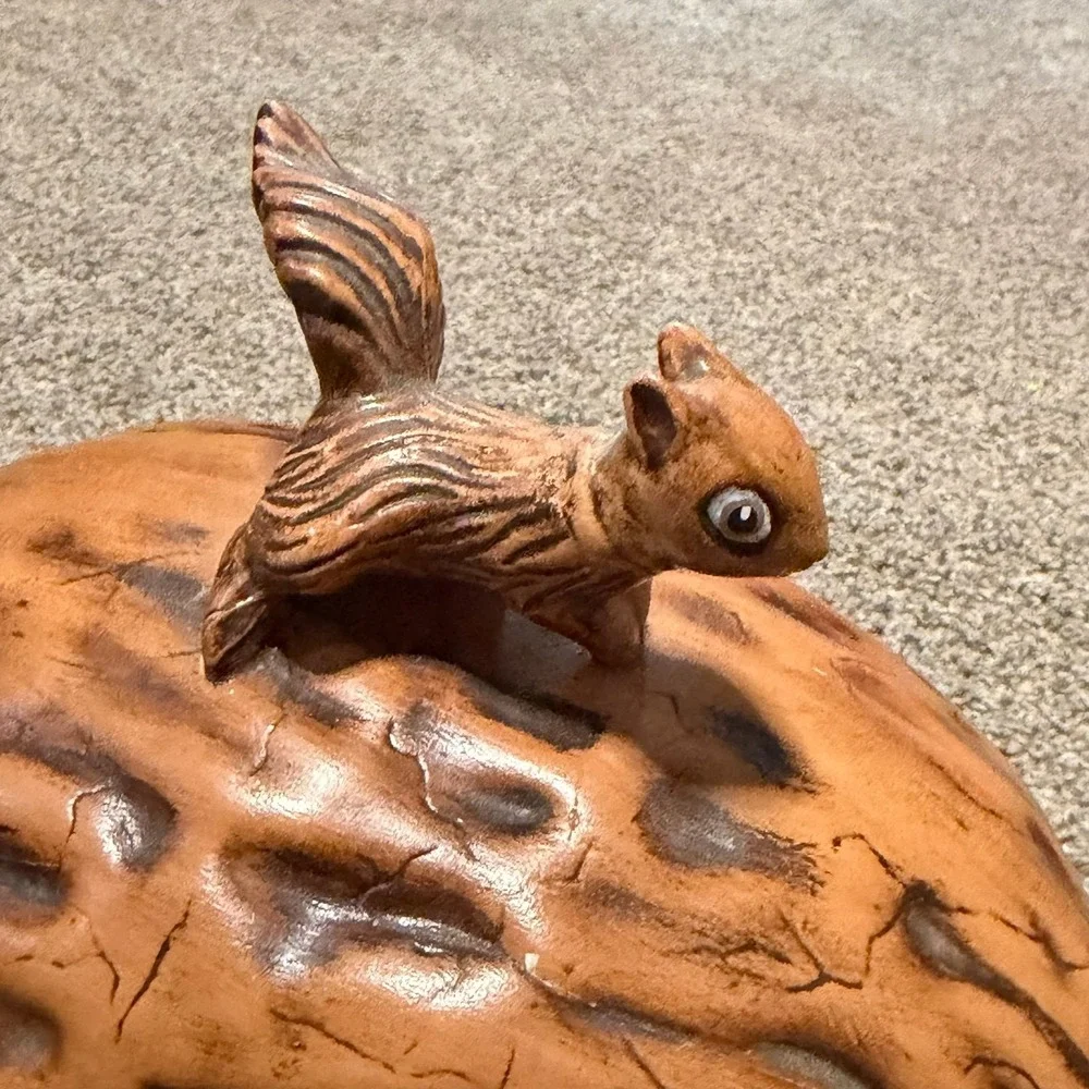 Vintage Walnut Squirrel Covered Dish Candy Nut Bowl Ceramic 1974‎ Signed